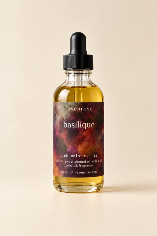 Basilique Rich Moisture Oil on a warm ivory background