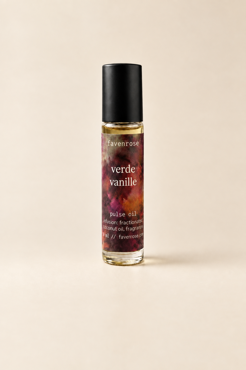 Verde Vanille Pulse Oil on a warm ivory background